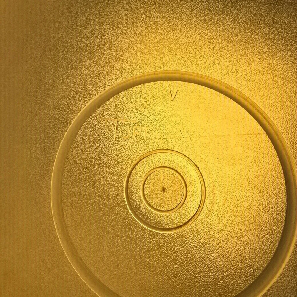 Tupperware vintage round
